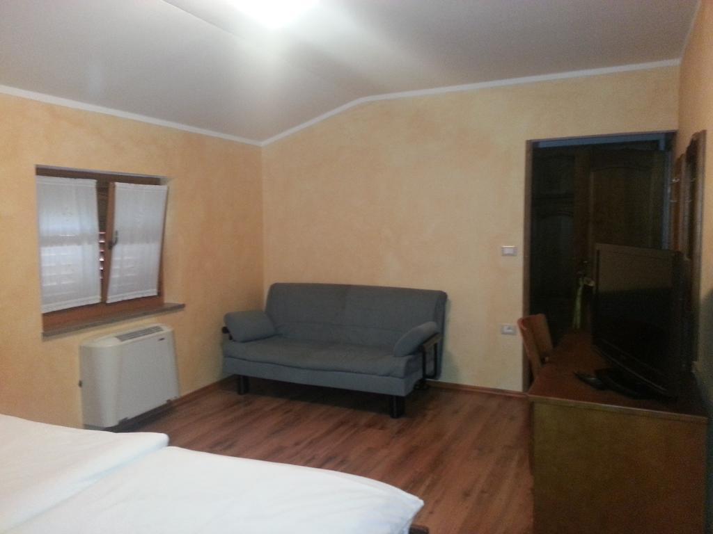 Arkade Turizem Villa Crnice Ruang foto